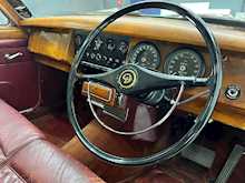 Daimler 250 V8 