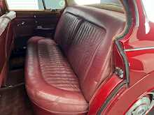 Daimler 250 V8 