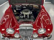 Daimler 250 V8 