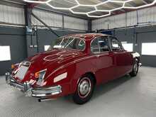 Daimler 250 V8 