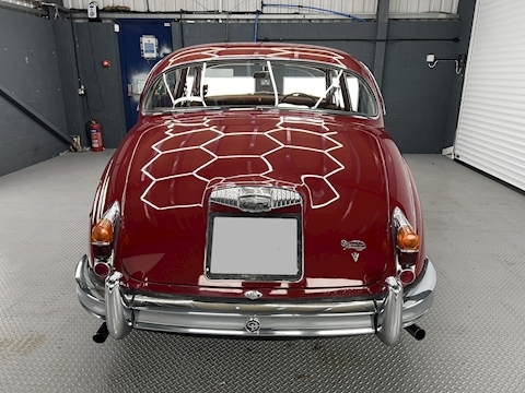 V8 2.5 4dr Saloon Automatic Petrol