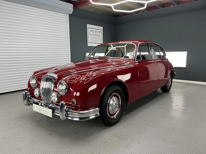 V8 2.5 4dr Saloon Automatic Petrol