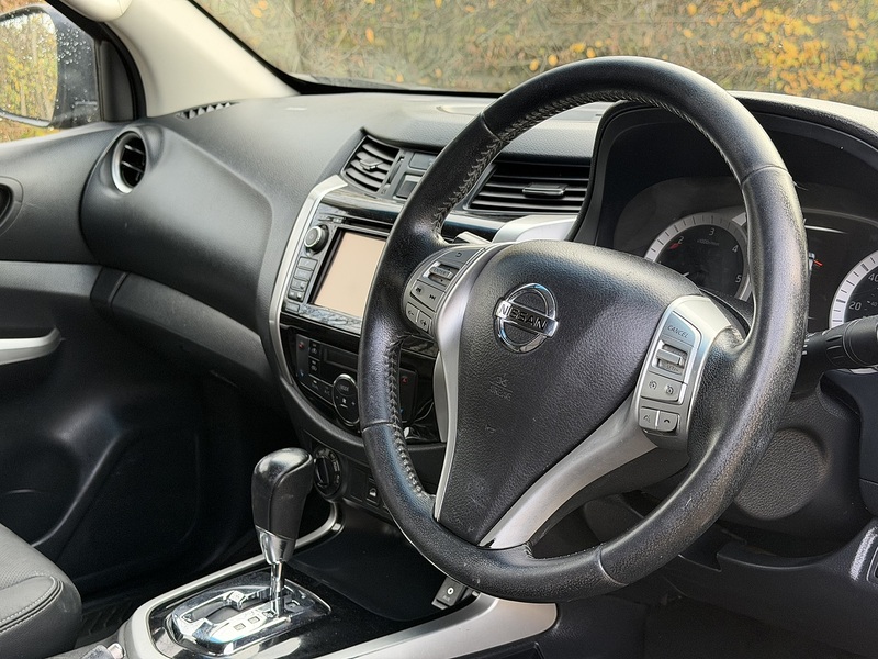 Nissan Navara dCi Tekna - U392