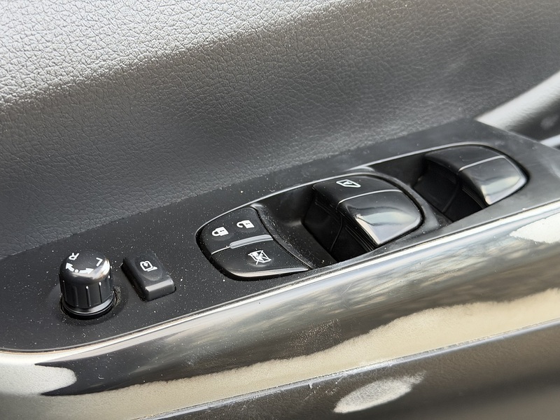 Nissan Navara dCi Tekna - U392