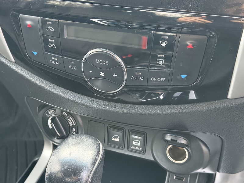 Nissan Navara dCi Tekna - U392