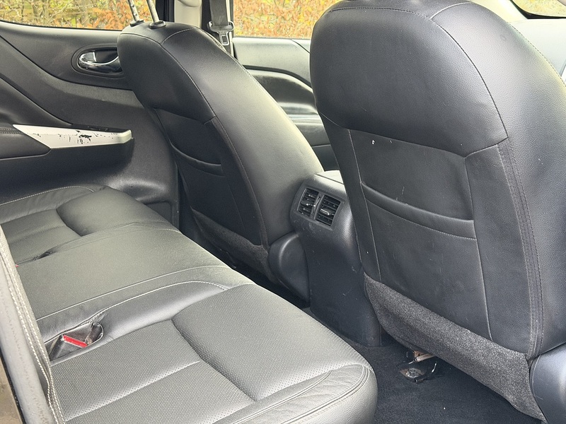 Nissan Navara dCi Tekna - U392
