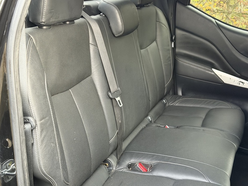 Nissan Navara dCi Tekna - U392