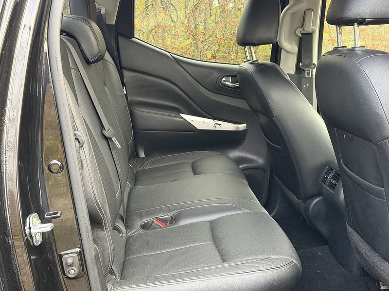 Nissan Navara dCi Tekna - U392