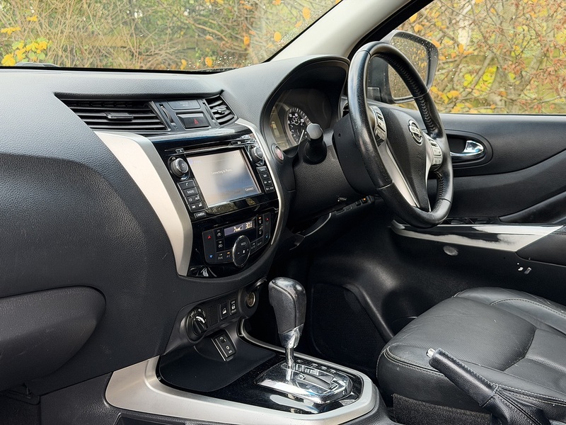 Nissan Navara dCi Tekna - U392