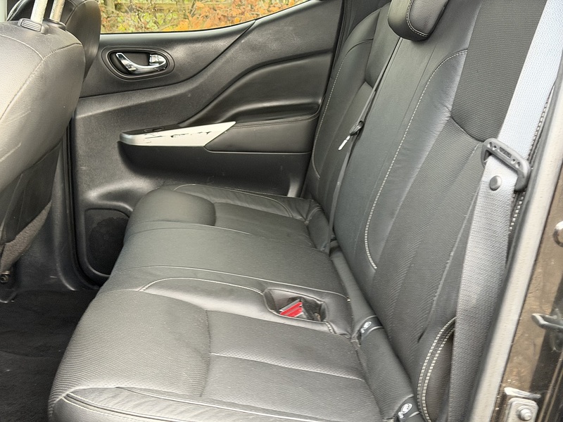 Nissan Navara dCi Tekna - U392