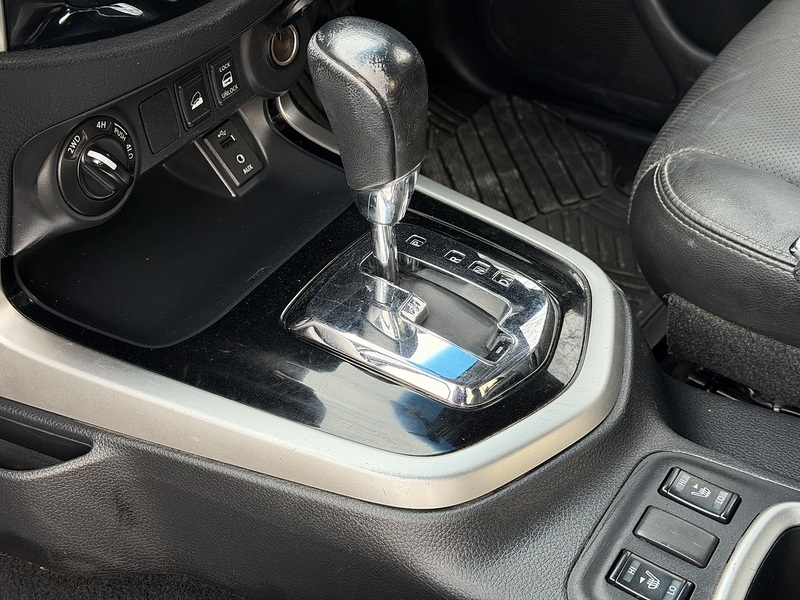 Nissan Navara dCi Tekna - U392