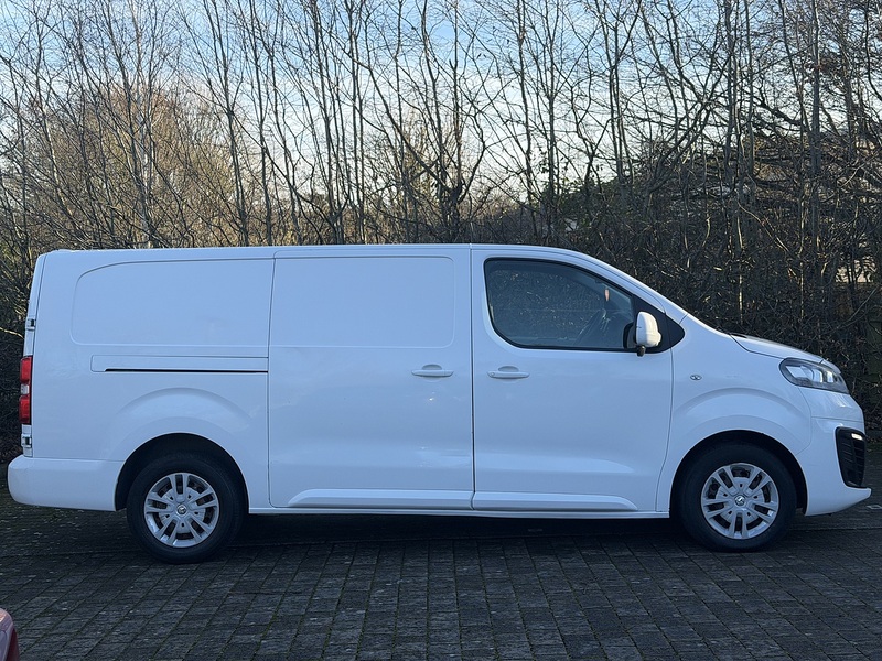 Vauxhall Vivaro Turbo D 2900 Sportive - U404