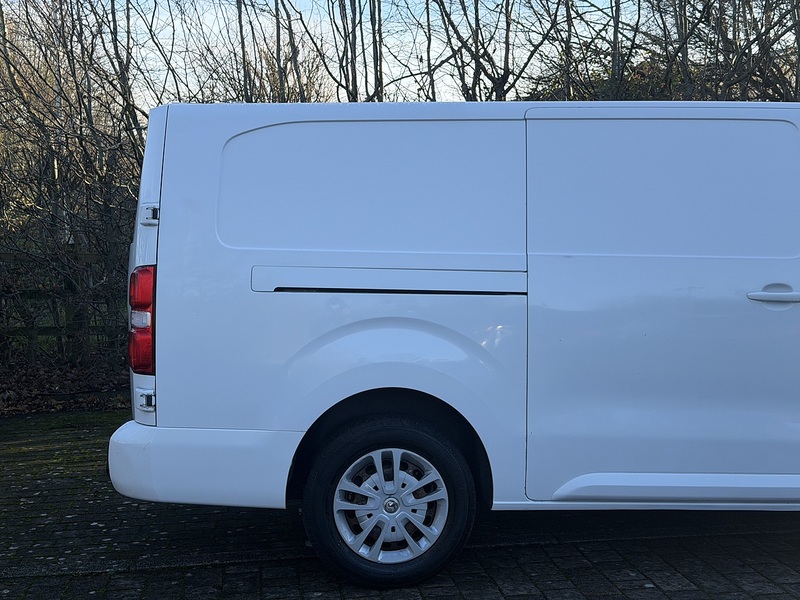 Vauxhall Vivaro Turbo D 2900 Sportive - U404