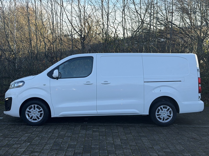 Vauxhall Vivaro Turbo D 2900 Sportive - U404
