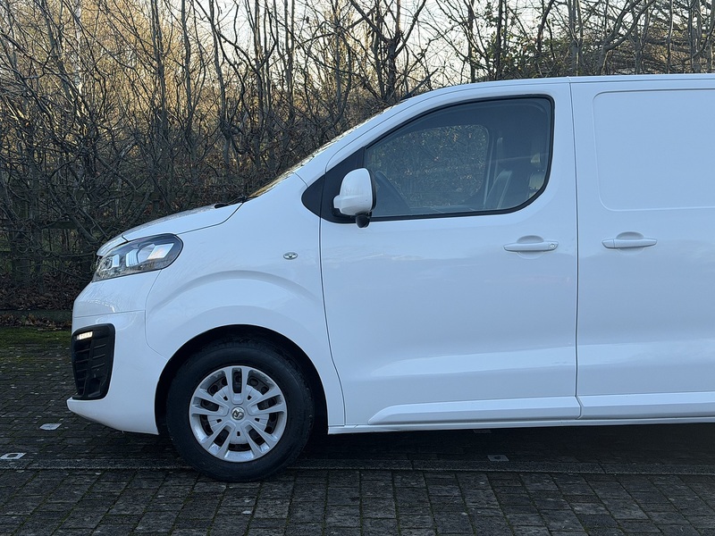 Vauxhall Vivaro Turbo D 2900 Sportive - U404