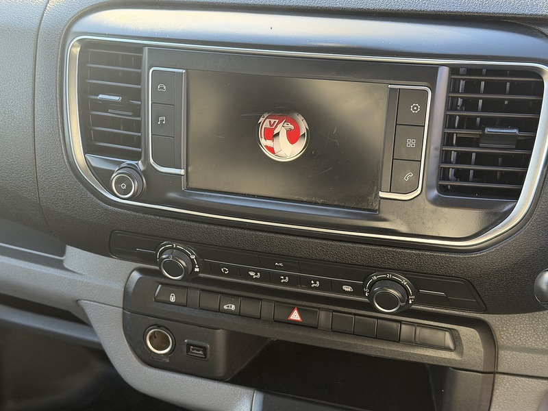 Vauxhall Vivaro Turbo D 2900 Sportive - U404