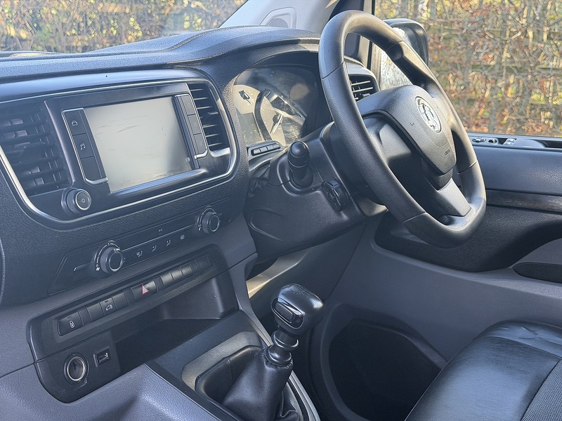 Vauxhall Vivaro Turbo D 2900 Sportive - U404