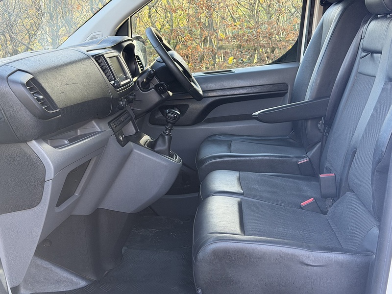 Vauxhall Vivaro Turbo D 2900 Sportive - U404