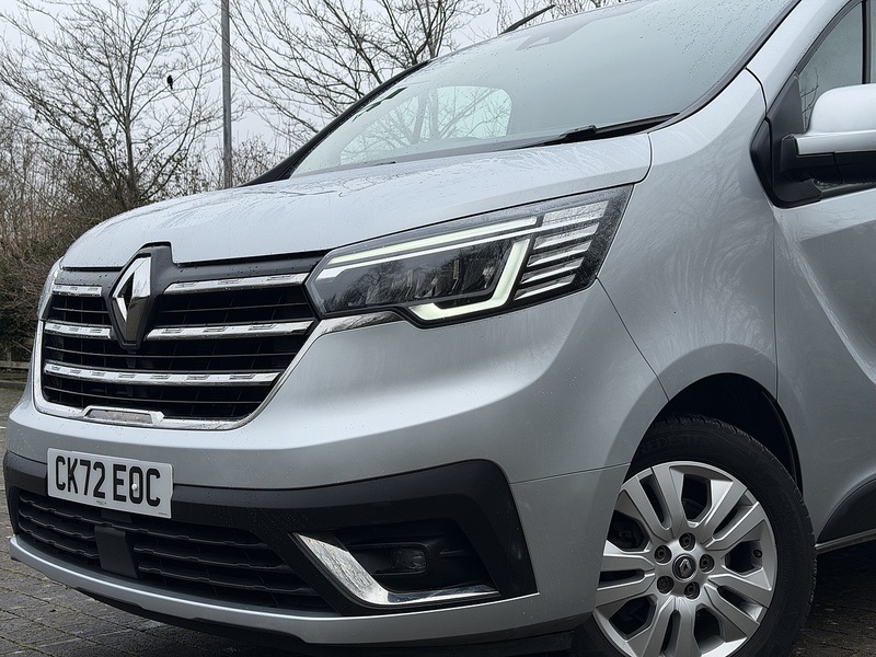 Renault Trafic dCi Blue SL28 Sport - U415