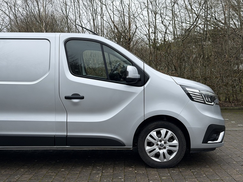 Renault Trafic dCi Blue SL28 Sport - U415