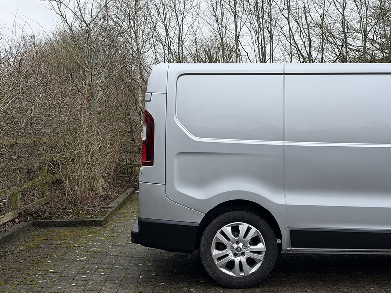 Renault Trafic dCi Blue SL28 Sport - U415