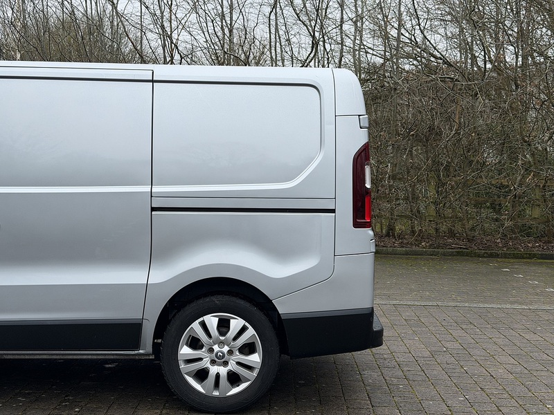 Renault Trafic dCi Blue SL28 Sport - U415