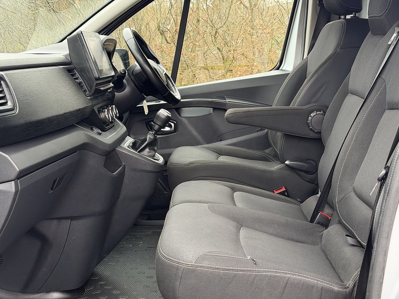 Renault Trafic dCi Blue SL28 Sport - U415