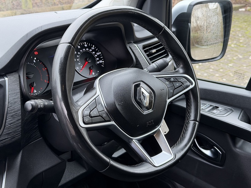 Renault Trafic dCi Blue SL28 Sport - U415