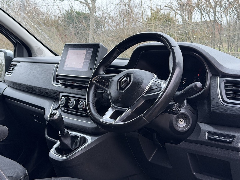 Renault Trafic dCi Blue SL28 Sport - U415