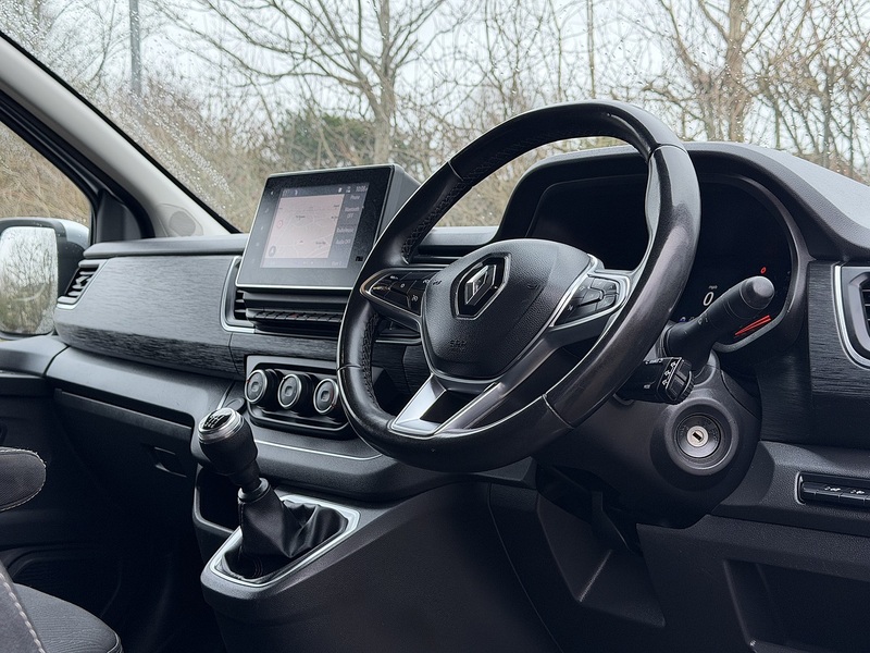 Renault Trafic dCi Blue SL28 Sport - U415