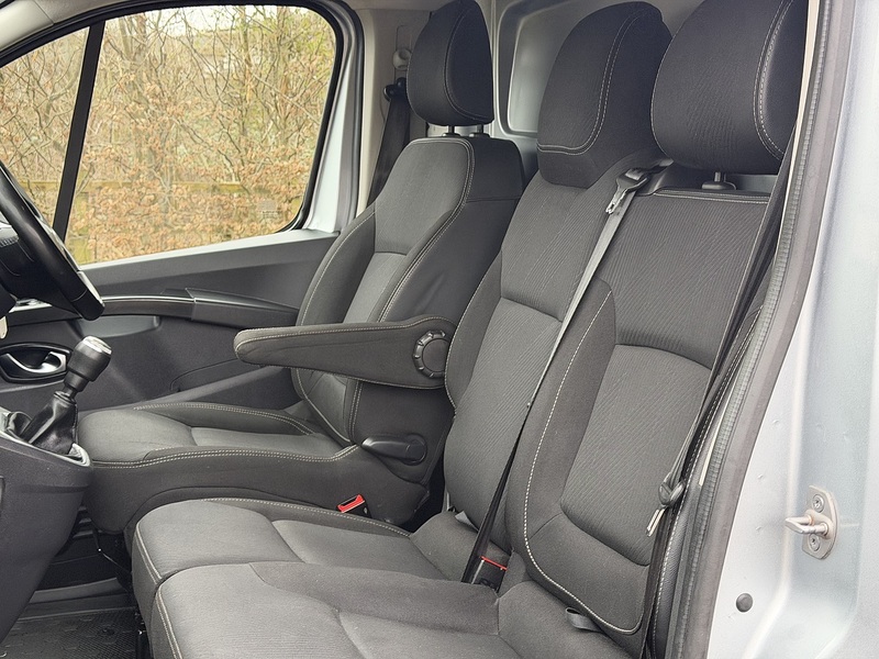 Renault Trafic dCi Blue SL28 Sport - U415