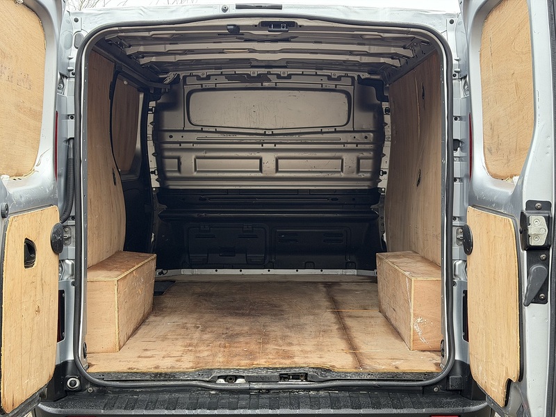 Renault Trafic dCi Blue SL28 Sport - U415
