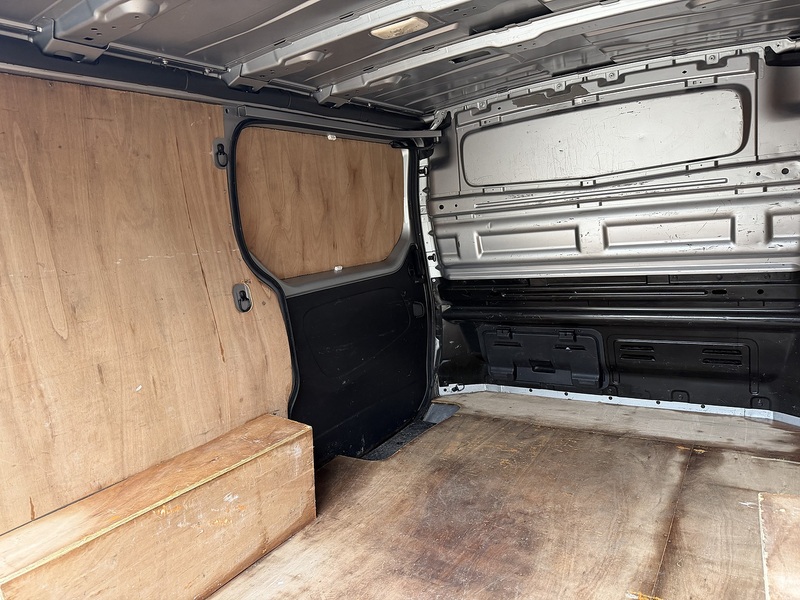Renault Trafic dCi Blue SL28 Sport - U415