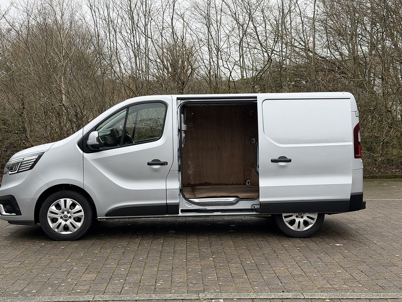 Renault Trafic dCi Blue SL28 Sport - U415