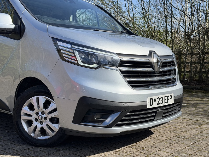 Renault Trafic dCi Blue SL28 Sport - U418