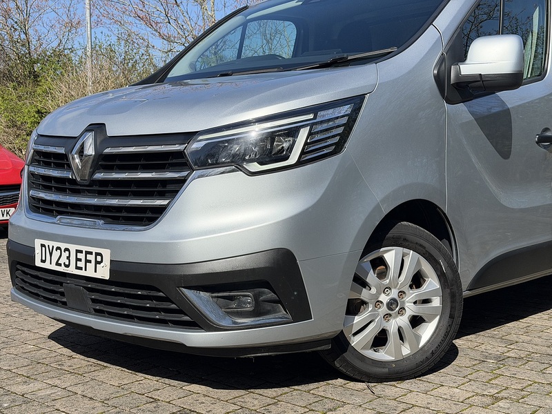 Renault Trafic dCi Blue SL28 Sport - U418