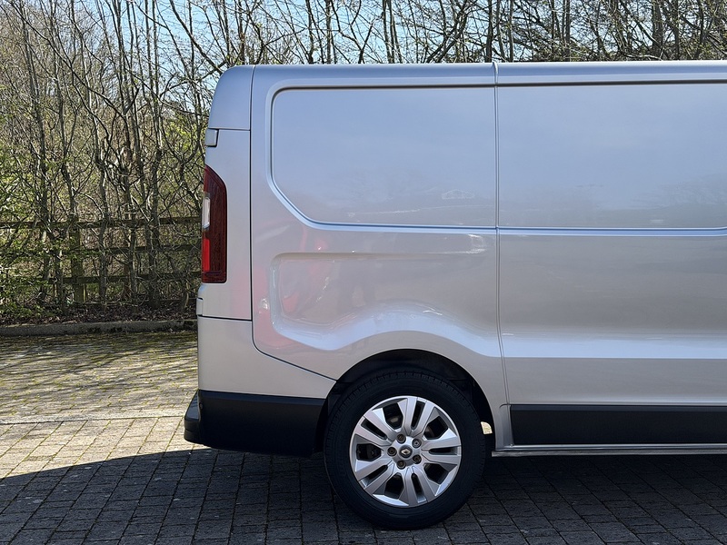 Renault Trafic dCi Blue SL28 Sport - U418