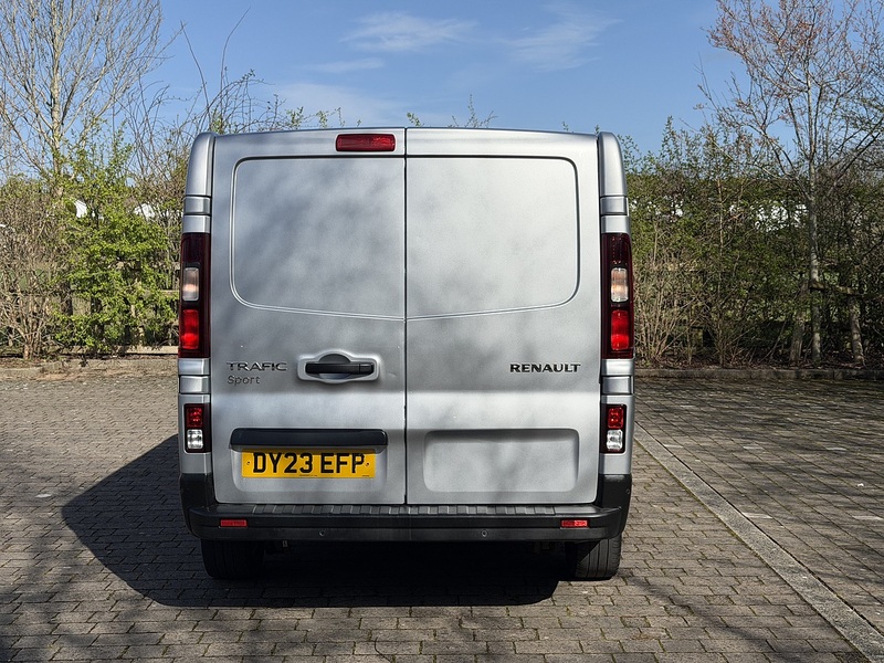 Renault Trafic dCi Blue SL28 Sport - U418
