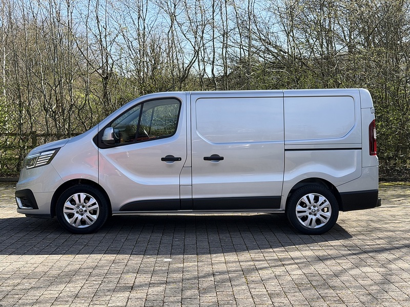Renault Trafic dCi Blue SL28 Sport - U418