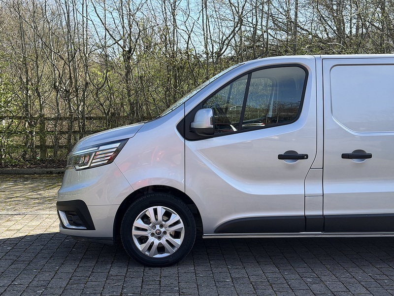 Renault Trafic dCi Blue SL28 Sport - U418