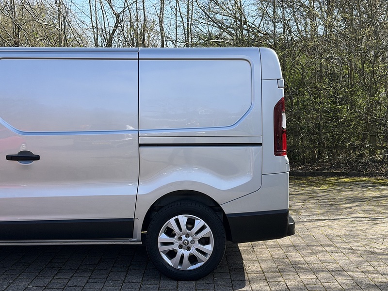 Renault Trafic dCi Blue SL28 Sport - U418