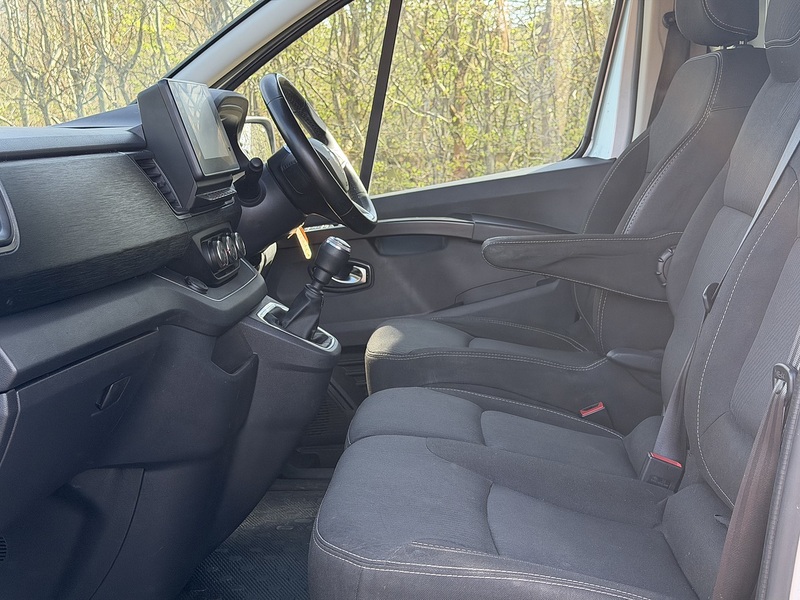 Renault Trafic dCi Blue SL28 Sport - U418