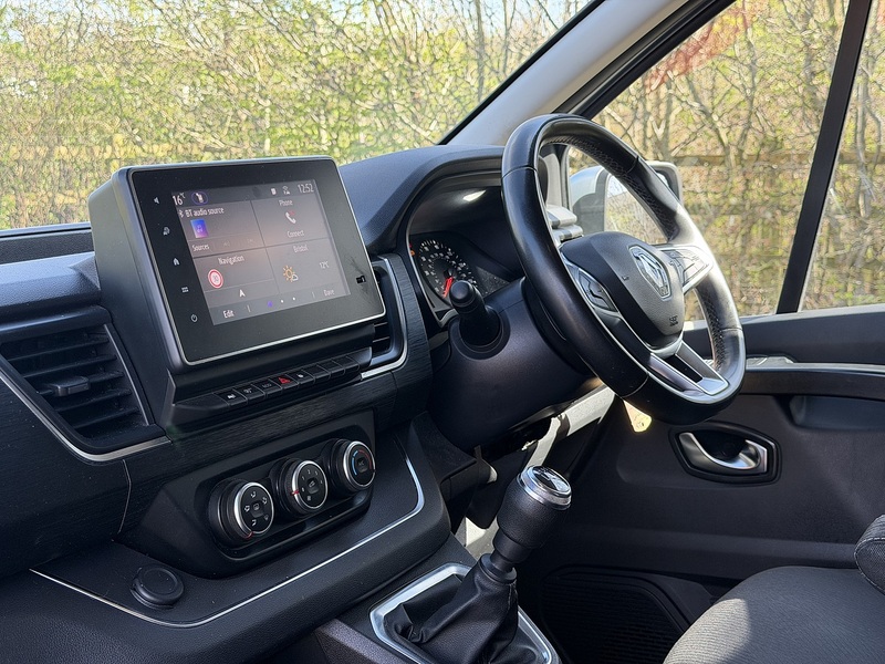 Renault Trafic dCi Blue SL28 Sport - U418