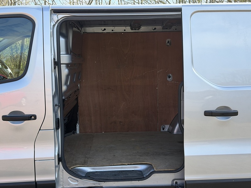Renault Trafic dCi Blue SL28 Sport - U418