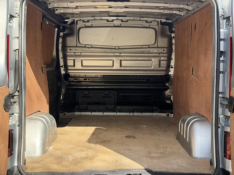 Renault Trafic dCi Blue SL28 Sport - U418