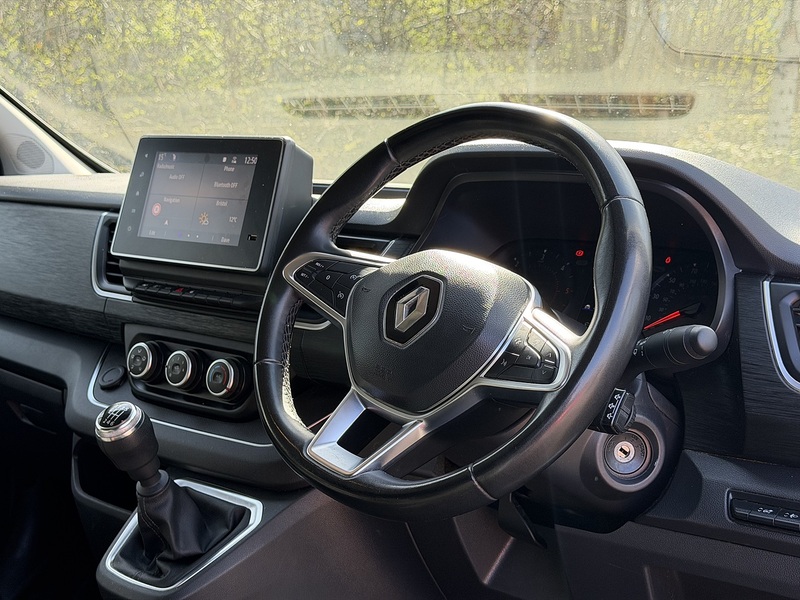 Renault Trafic dCi Blue SL28 Sport - U418