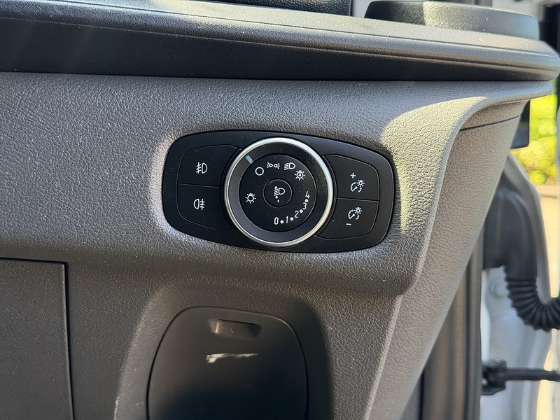 Ford Transit Custom 280 EcoBlue Limited - U422