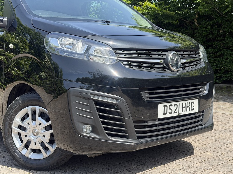 Vauxhall Vivaro Turbo D 2700 Sportive - U433