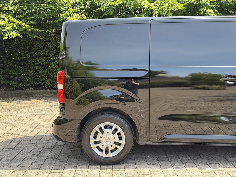 Vauxhall Vivaro Turbo D 2700 Sportive - U433