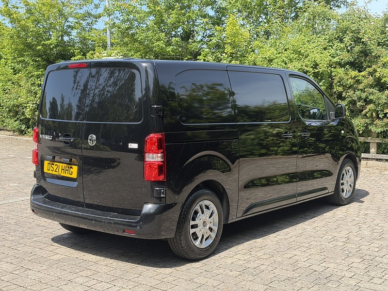 Vauxhall Vivaro Turbo D 2700 Sportive - U433